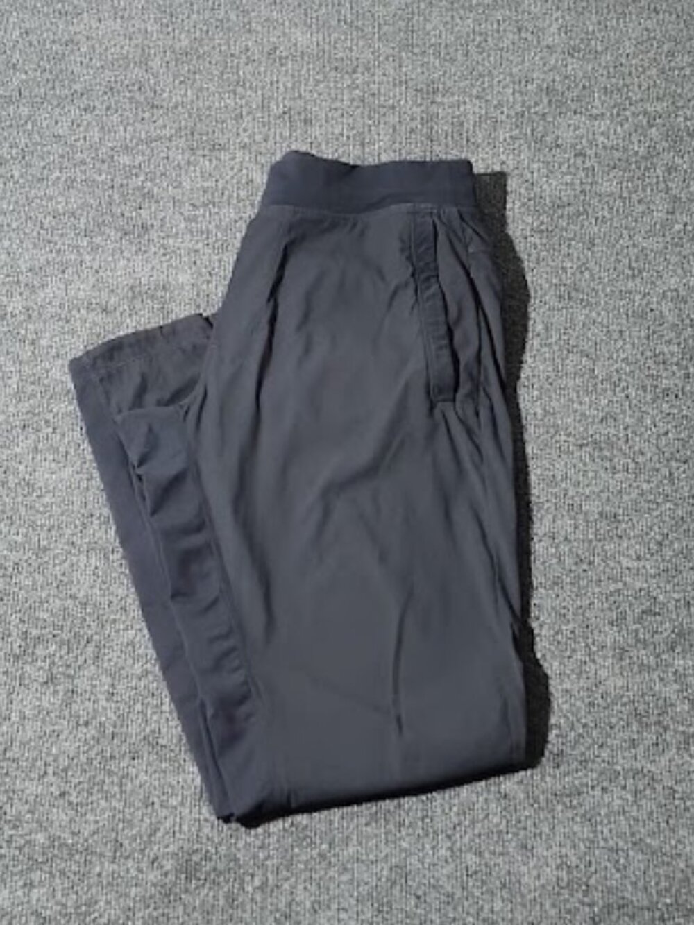 Lululemon Men's Discipline Pant Elastic Waist Straight Leg Size Medium